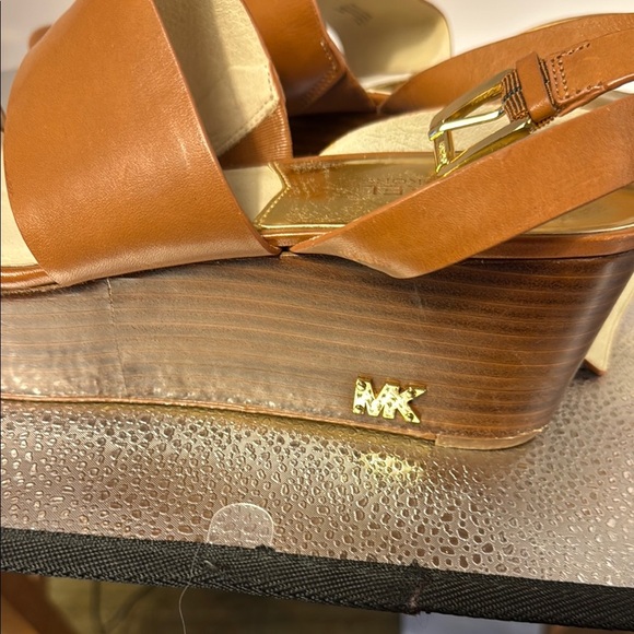 Michael Kors Tan Platform Sandals with Metallic Sole - Picture 7 of 9